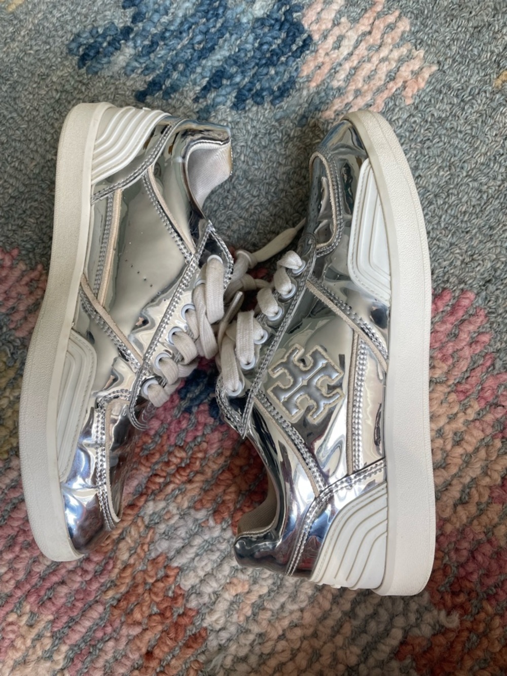 Tory Burch Clover Court Silver Sneakers Women 7.5 - Picture 2 of 13